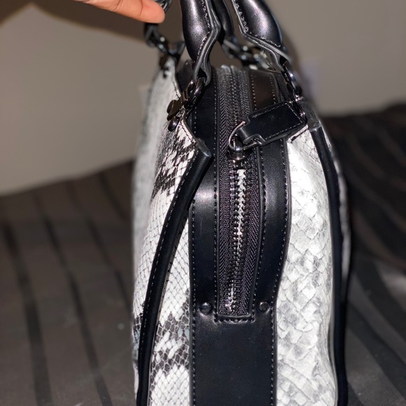 Purse - Picture 3 of 3